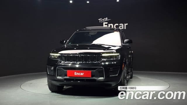 Jeep Grand Cherokee 2023 — Фото 3/20