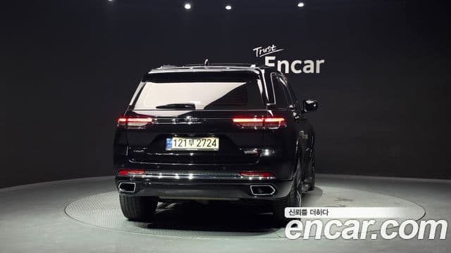 Jeep Grand Cherokee 2023 — Фото 4/20