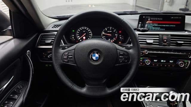 BMW 3 Series 2018 — Şəkil 14/20