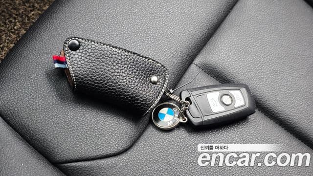 BMW 3 Series 2018 — Şəkil 16/20
