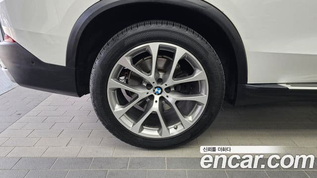 BMW X5 2021 — ფოტო 5/20