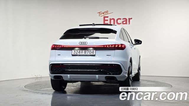 Audi Q5 2025 — ფოტო 4/20