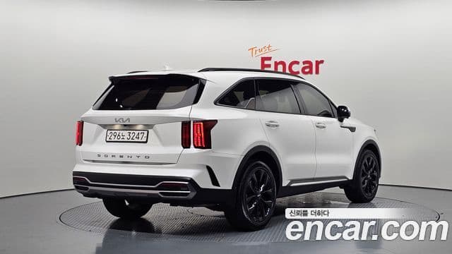 Kia Sorento 2021 — ფოტო 2/20