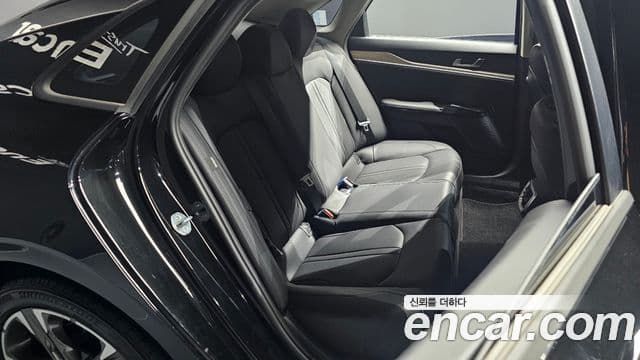 Kia K5 2022 — фото 11 из 20