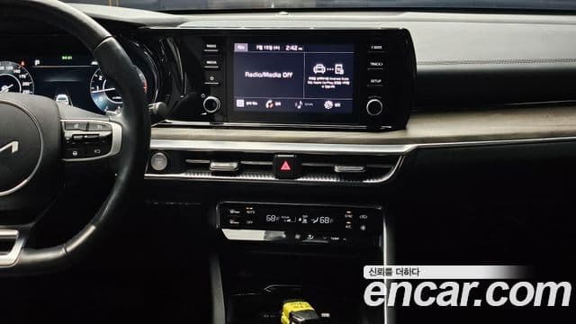Kia K5 2022 — фото 14 из 20