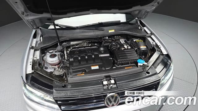 Volkswagen Tiguan 2018 — Şəkil 6/20
