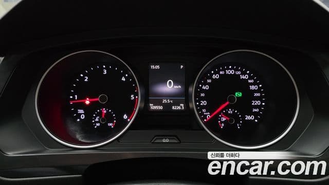 Volkswagen Tiguan 2018 — Şəkil 8/20