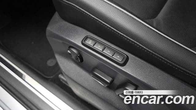 Volkswagen Tiguan 2018 — Şəkil 18/20