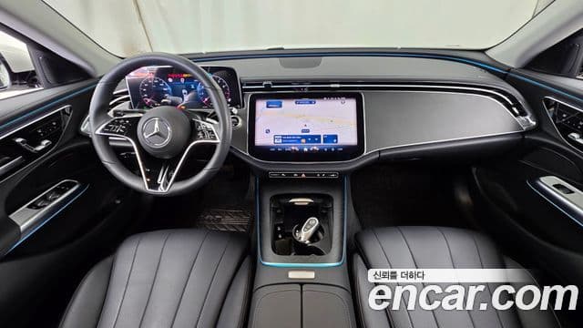 Mercedes-Benz E-Class 2025 — ფოტო 7/20