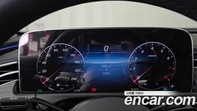 Mercedes-Benz E-Class 2025 — ფოტო 8/20