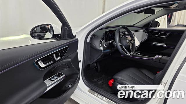 Mercedes-Benz E-Class 2025 — ფოტო 10/20