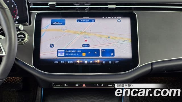 Mercedes-Benz E-Class 2025 — ფოტო 14/20