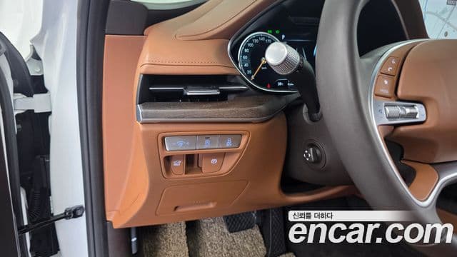 Genesis Electrified G80 2021 — фото 16 из 20
