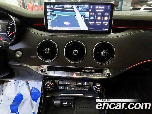 Kia Stinger 2020 — Фото 11/20