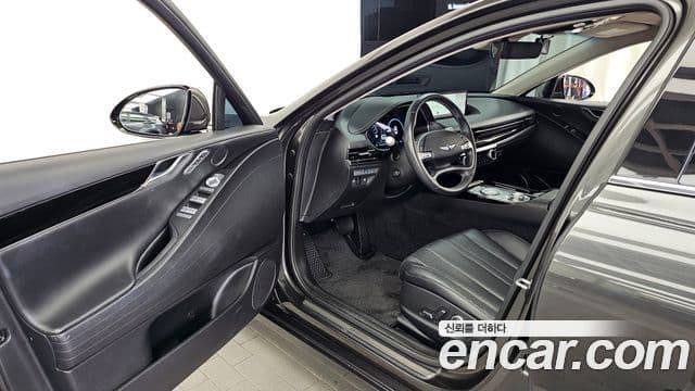 Genesis Electrified G80 2022 — фото 10 из 20