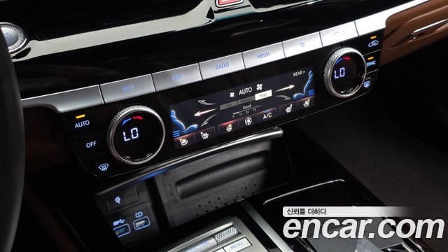 Genesis Electrified G80 2022 — ფოტო 18/20