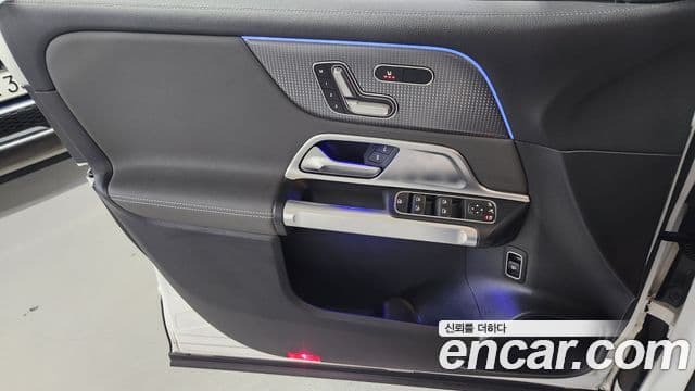 Mercedes-Benz EQB 2023 — ფოტო 6/20