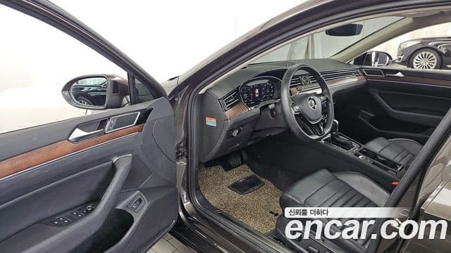 Volkswagen Passat GT 2018 — ფოტო 10/20