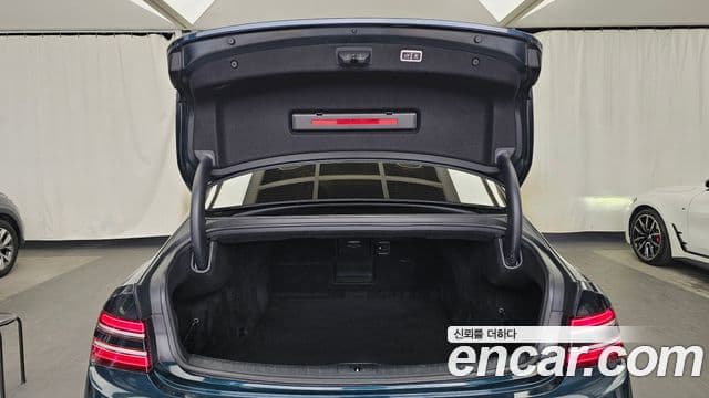 Genesis Electrified G80 2021 — ფოტო 19/20