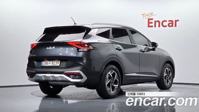 Kia Sportage 2023 — фото 2 из 20