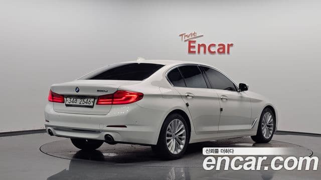 BMW 5 Series 2018 — Şəkil 2/20