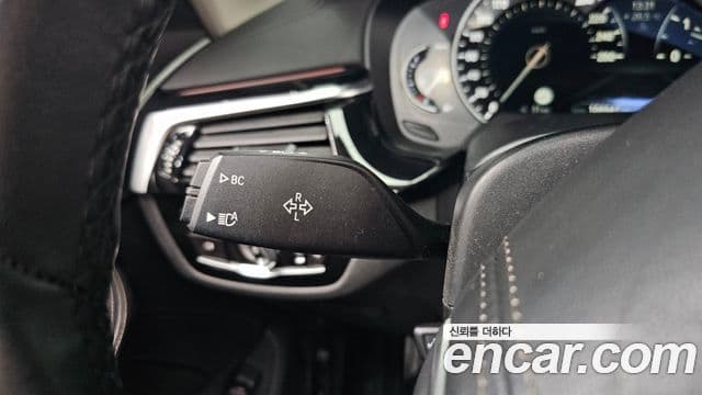 BMW 5 Series 2018 — Şəkil 15/20