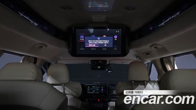 Kia Carnival 2023 — Şəkil 18/20