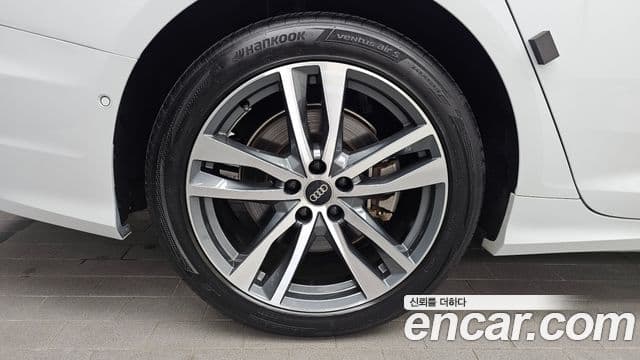 Audi A6 2022 — ფოტო 5/20