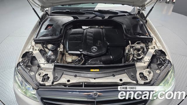 Mercedes-Benz E-Class 2018 — ფოტო 6/20