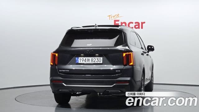 Kia Sorento 2024 — Şəkil 28/33