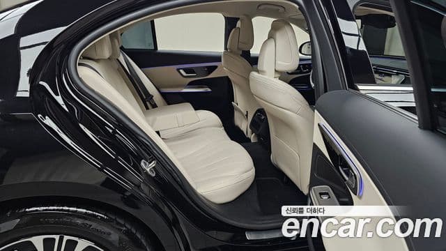 Mercedes-Benz E-Class 2024 — ფოტო 11/20