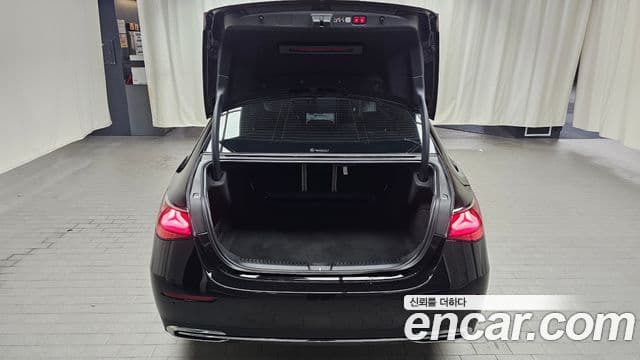 Mercedes-Benz E-Class 2024 — ფოტო 16/20