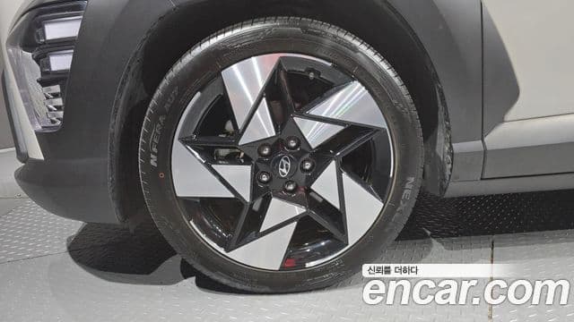 Hyundai Kona 2023 — ფოტო 5/20