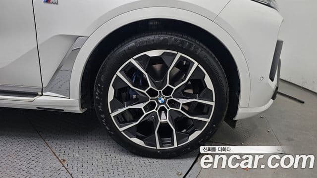 BMW X7 2025 — Photo 2/31