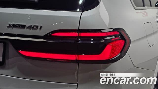 BMW X7 2025 — Photo 23/31