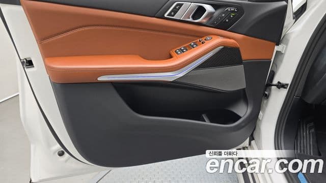 BMW X7 2025 — Photo 21/31