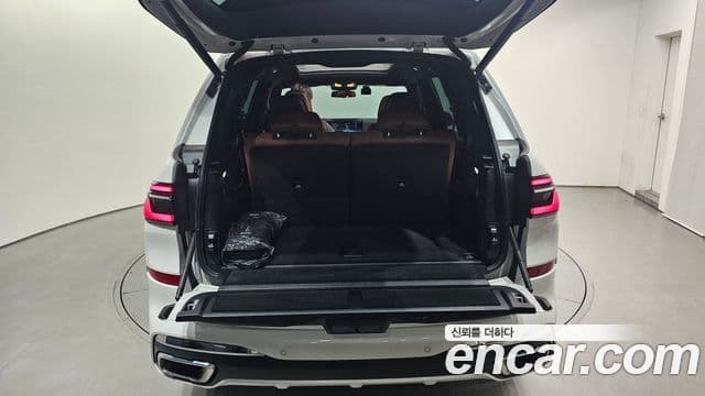 BMW X7 2025 — Photo 27/31