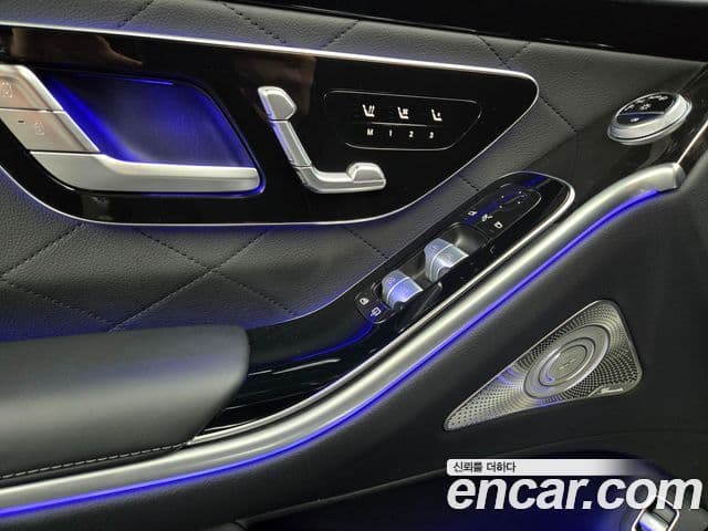 Mercedes-Benz S-Class 2025 — Photo 2/20