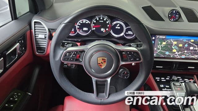 Porsche Cayenne 2023 — фото 12 из 20