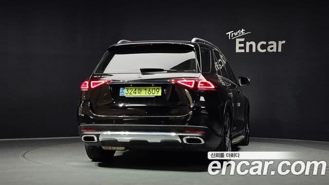 Mercedes-Benz GLE-Class 2020 — ფოტო 4/20