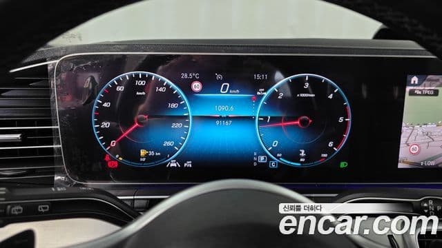 Mercedes-Benz GLE-Class 2020 — ფოტო 8/20