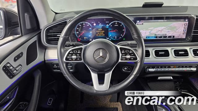 Mercedes-Benz GLE-Class 2020 — ფოტო 13/20