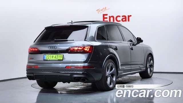 Audi SQ7 2025 — ფოტო 31/45