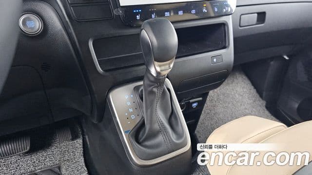 Hyundai Staria 2025 — Şəkil 9/20