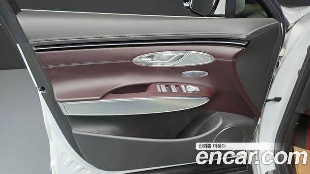 Genesis GV70 2021 — Photo 3/31