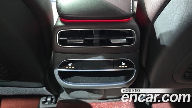 Genesis GV70 2021 — Photo 19/31