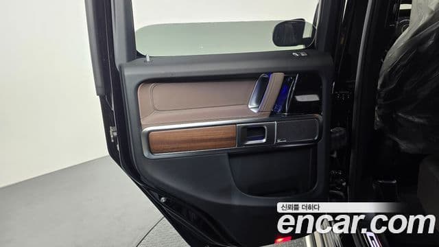 Mercedes-Benz G-Class 2025 — Photo 4/30