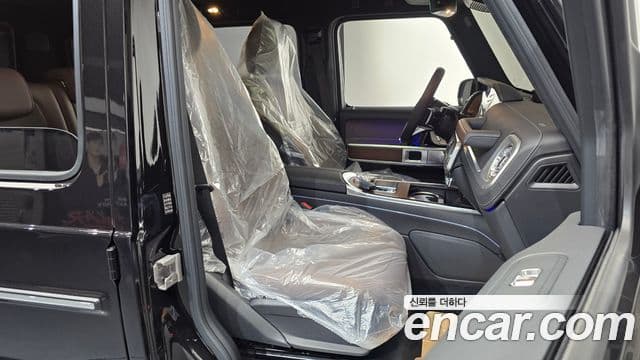 Mercedes-Benz G-Class 2025 — Photo 3/30