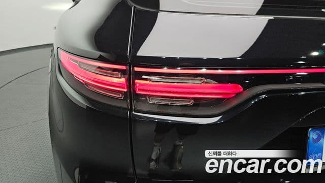 Porsche Cayenne 2019 — Photo 9/35