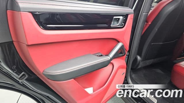 Porsche Cayenne 2019 — Photo 35/35